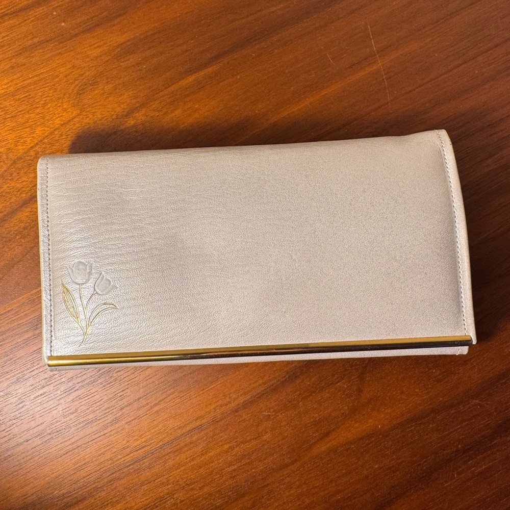 Vintage New Yorker Mello Cowhide Wallet